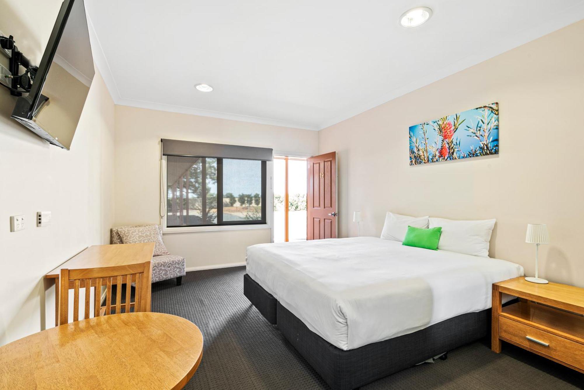 Comfort Inn Bishops Lodge Хэй Экстерьер фото