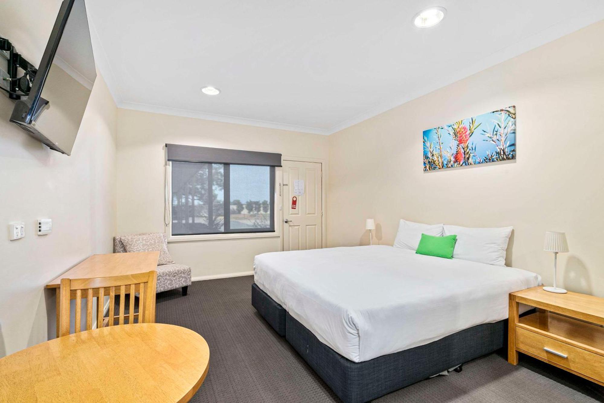 Comfort Inn Bishops Lodge Хэй Экстерьер фото