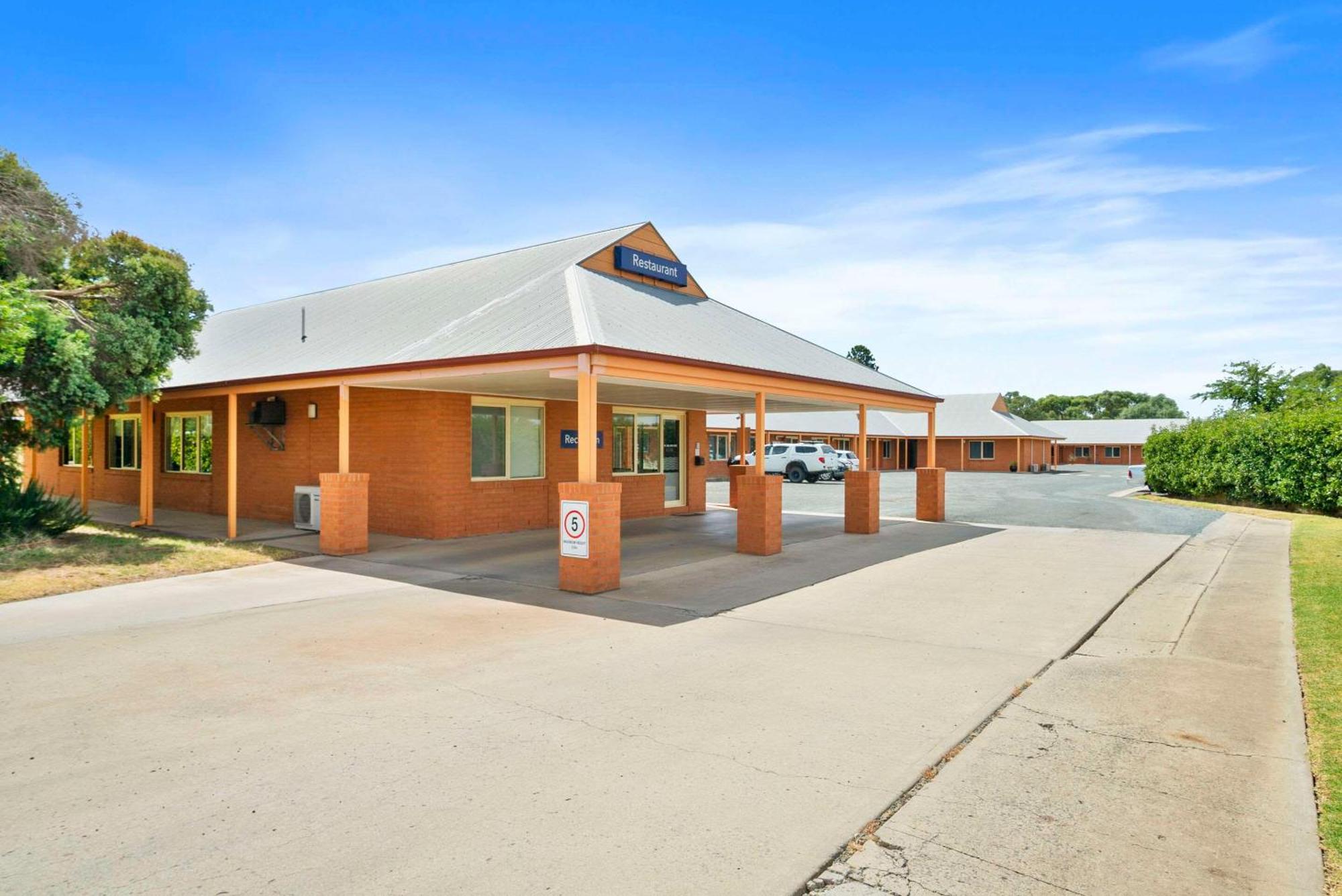 Comfort Inn Bishops Lodge Хэй Экстерьер фото
