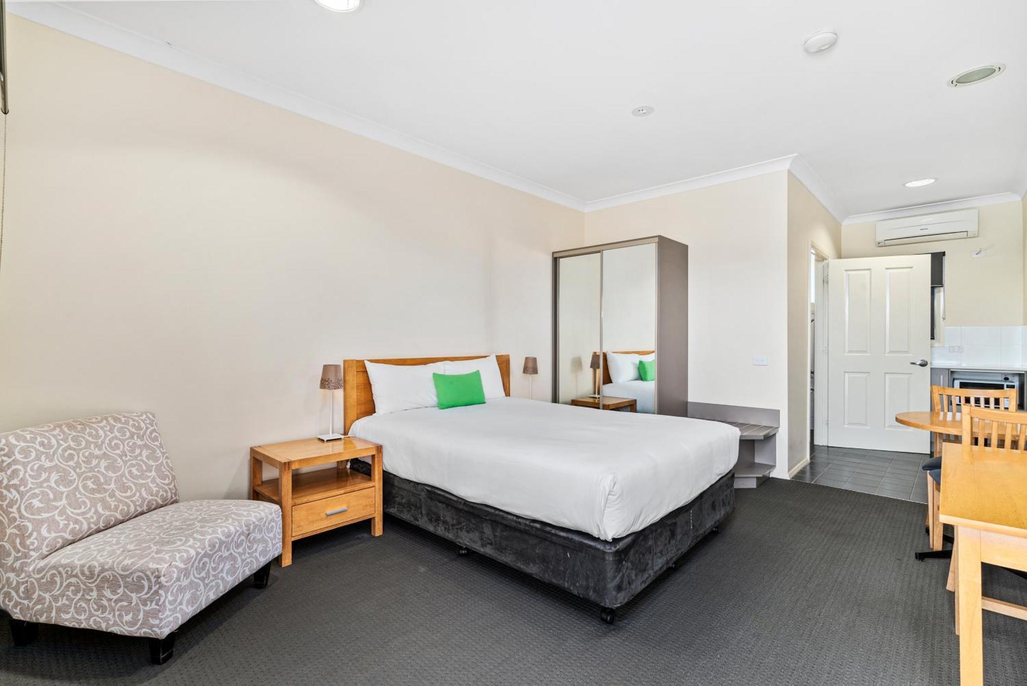 Comfort Inn Bishops Lodge Хэй Экстерьер фото