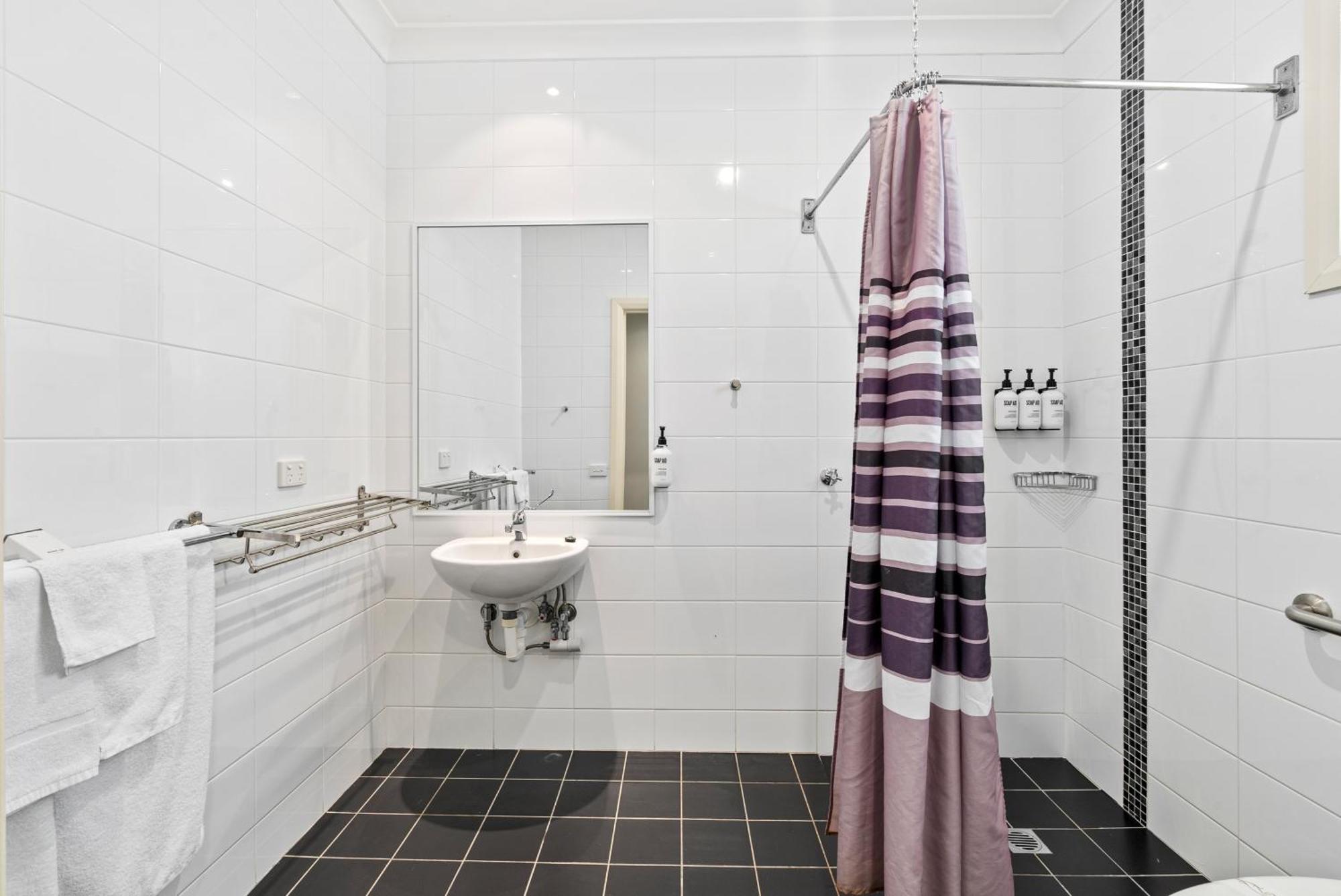 Comfort Inn Bishops Lodge Хэй Экстерьер фото