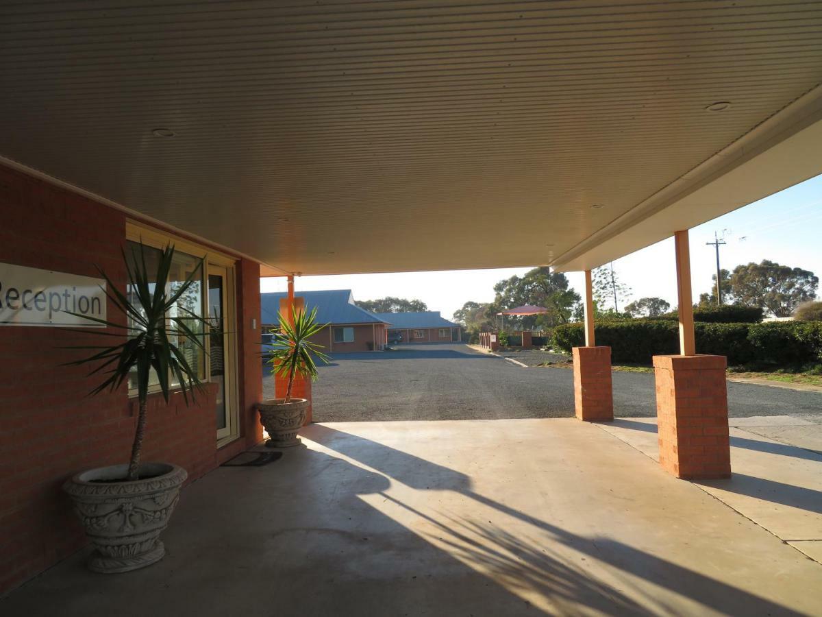 Comfort Inn Bishops Lodge Хэй Экстерьер фото
